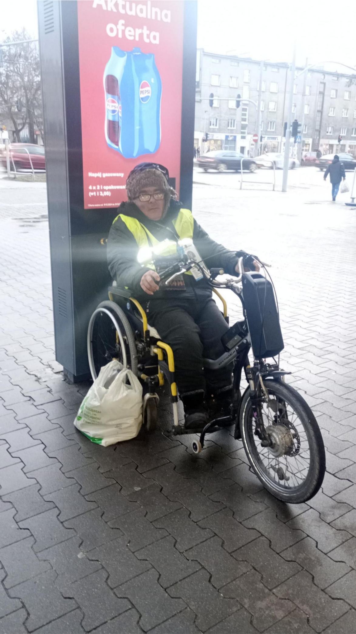 Zdjęcie do wpisu: Zbiórka dla Zbyszka przy Kauflandzie na Pomorzu, w Gdyni.